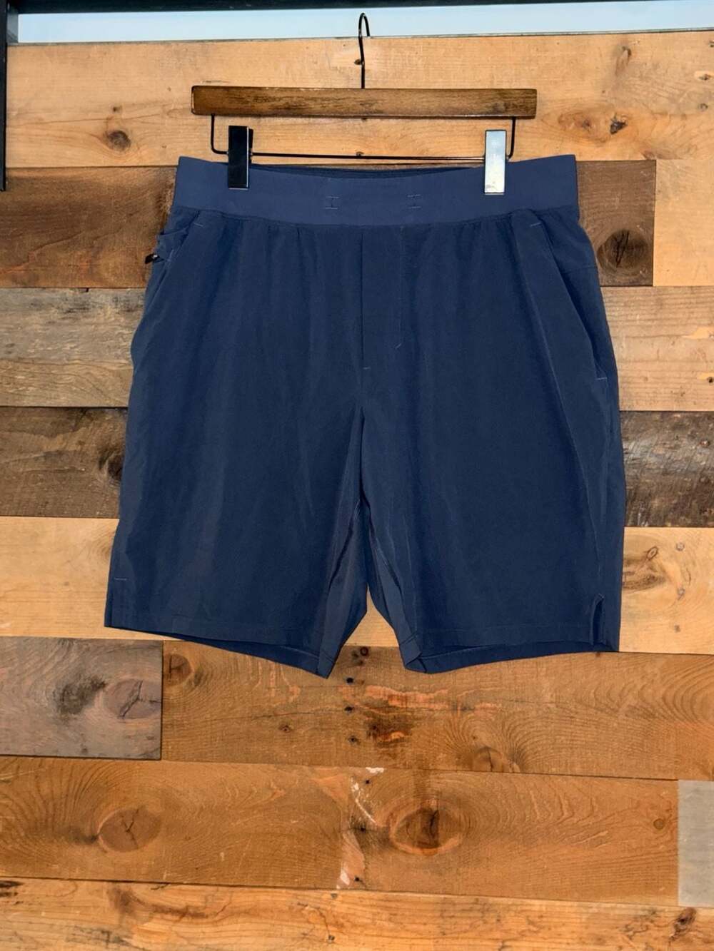 Lululemon Men's Athletic Training Shorts Linerless Navy Size L 0637